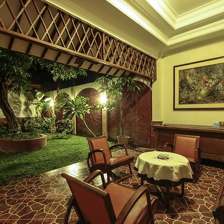 Griya Langen Guesthouse Yogyakarta Exterior photo
