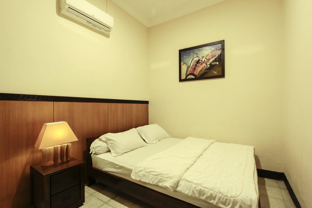 Griya Langen Guesthouse Yogyakarta Exterior photo