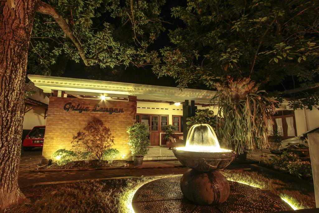 Griya Langen Guesthouse Yogyakarta Exterior photo