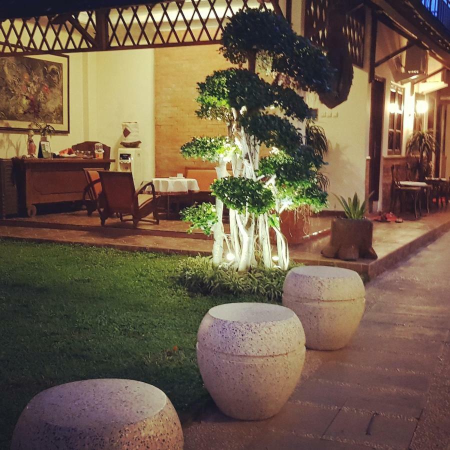 Griya Langen Guesthouse Yogyakarta Exterior photo