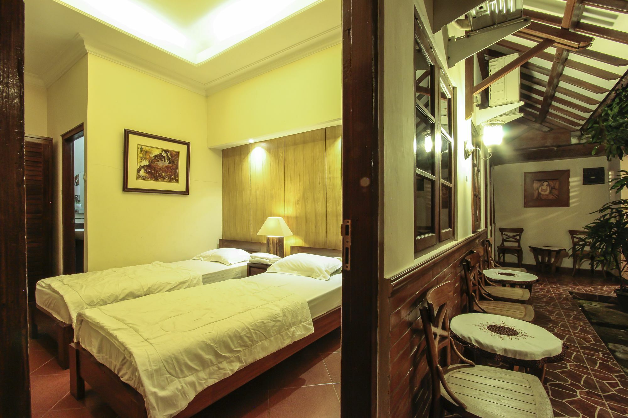 Griya Langen Guesthouse Yogyakarta Exterior photo